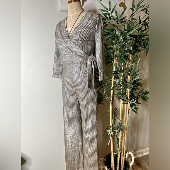 LUXXEL STRIPLE SPLIT JUMP SIZE SMALL - Picture 3 of 8